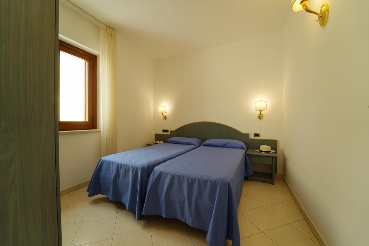 Hotel Scoglio Del Leone Цамброне Экстерьер фото