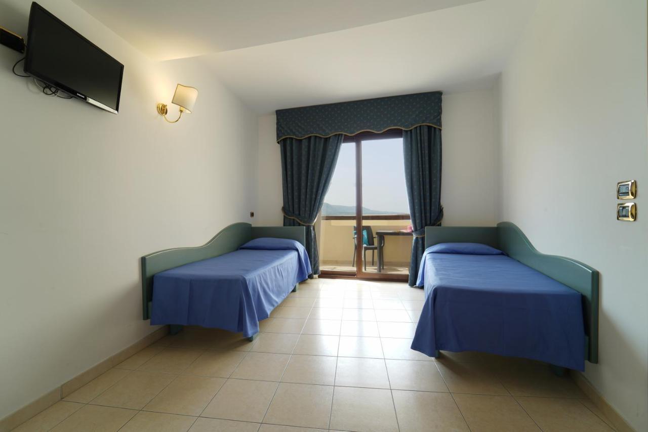 Hotel Scoglio Del Leone Цамброне Экстерьер фото