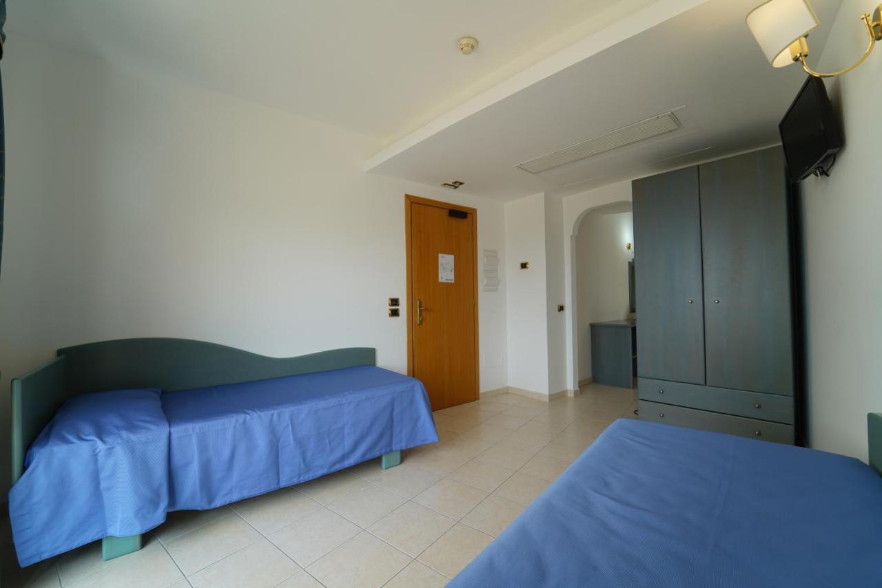 Hotel Scoglio Del Leone Цамброне Экстерьер фото