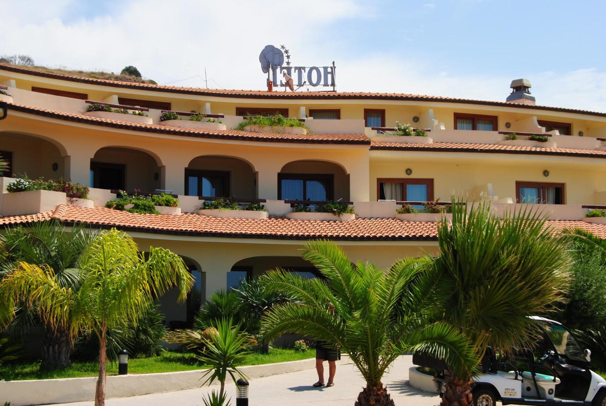 Hotel Scoglio Del Leone Цамброне Экстерьер фото