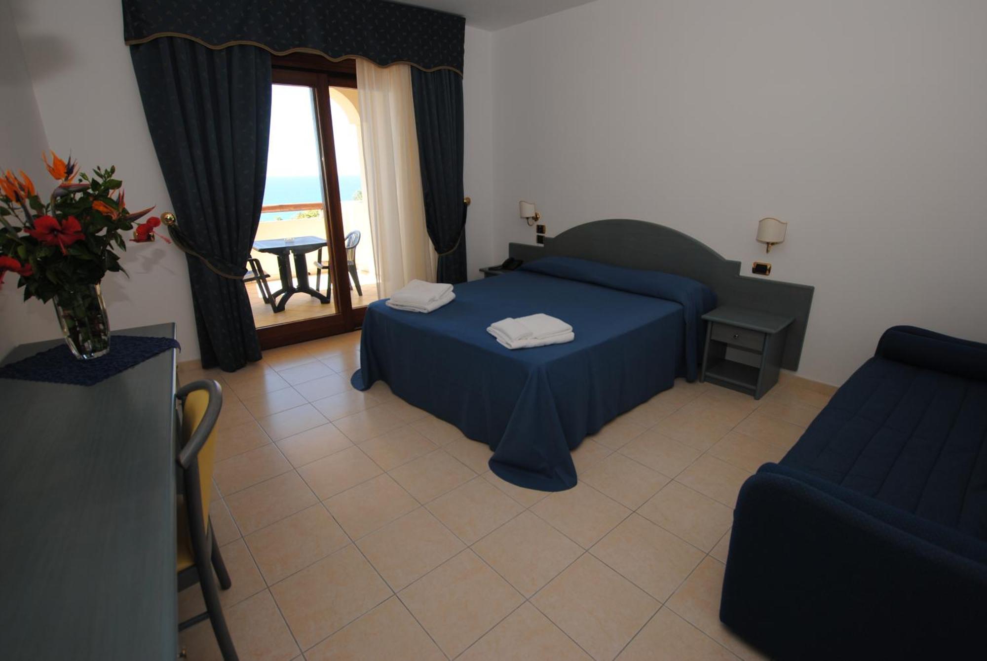Hotel Scoglio Del Leone Цамброне Экстерьер фото