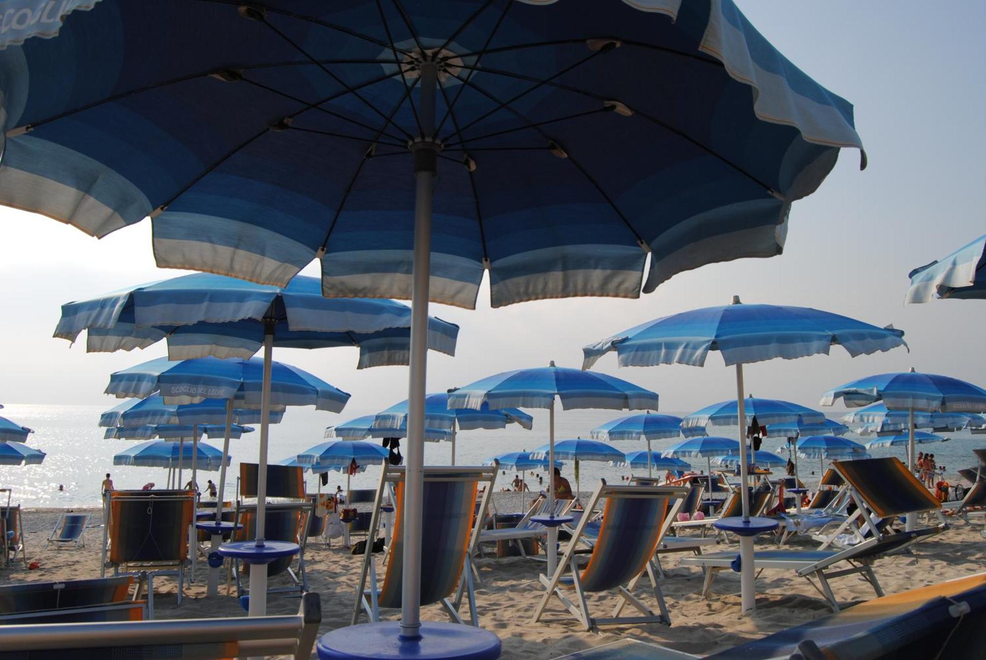 Hotel Scoglio Del Leone Цамброне Экстерьер фото