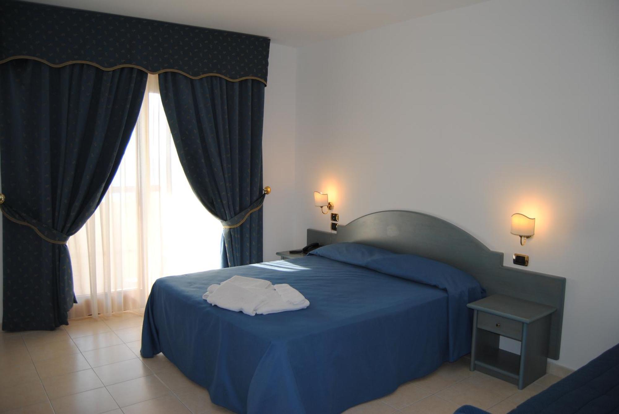 Hotel Scoglio Del Leone Цамброне Экстерьер фото