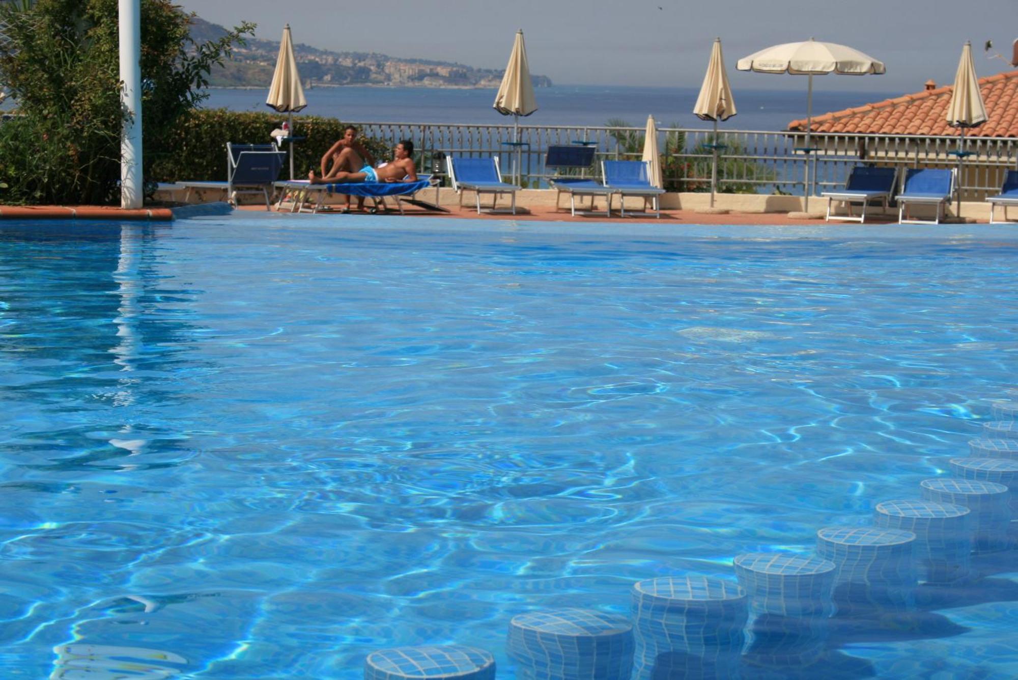 Hotel Scoglio Del Leone Цамброне Экстерьер фото